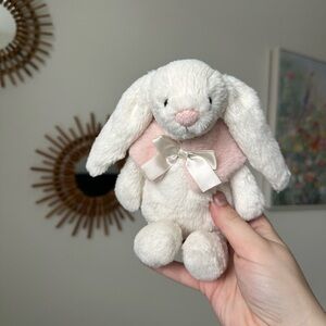 Jellycat Bashful Cream Snow Bunny